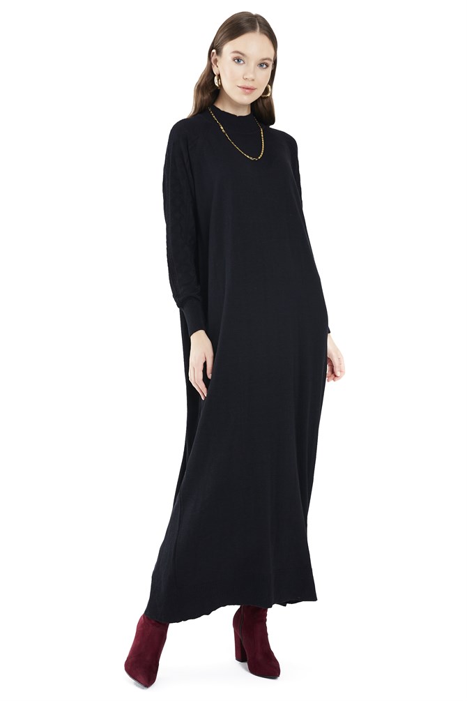 ZÜHRE Dik Yaka ve Kol Örgü Detaylı Uzun Siyah Triko Elbise E-0296