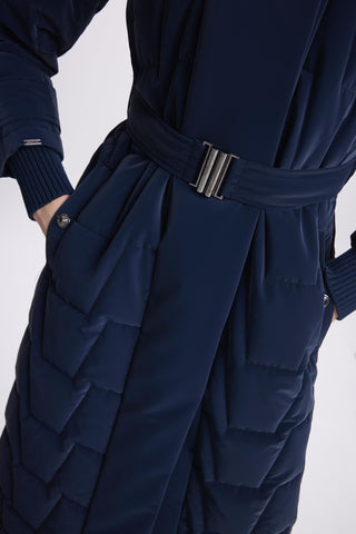 Yakası Siyah Kürk Ve Kemer Detaylı Siyah Şişme Lacivert Mont 12764