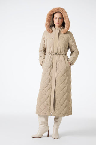 Kürk Detaylı Kapüşonlu Uzun Şişme Bej Mont 12765