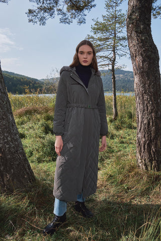 Kürk Detaylı Kapüşonlu Uzun Şişme Füme Mont 12765