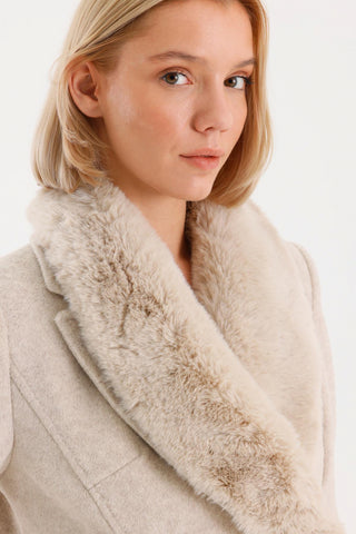 Kürk Yaka Cep Detaylı Kaşe Kaban Bej Kaban 13092