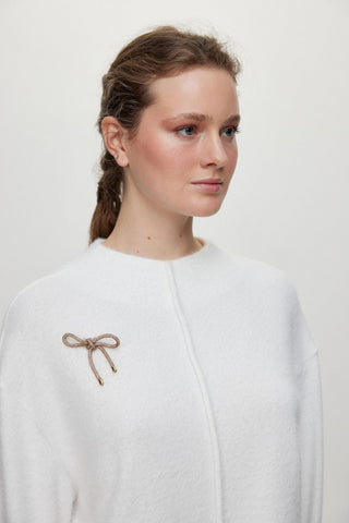 Fiyonk Broş Detaylı Triko Bluz