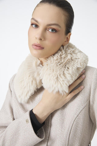 Kürk Yaka Kemer Detaylı Kaşe Manto