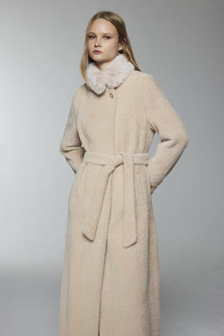 Kürk Yaka Kuşaklı Uzun Manto