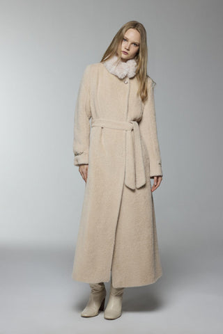 Kürk Yaka Kuşaklı Uzun Manto