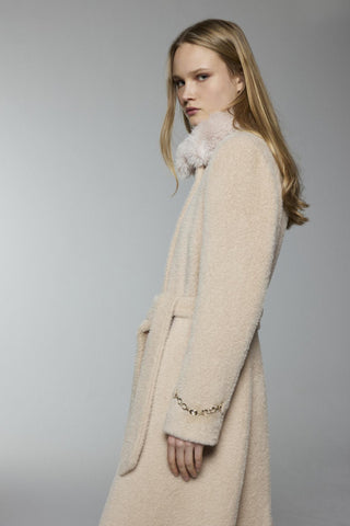 Kürk Yaka Kuşaklı Uzun Manto