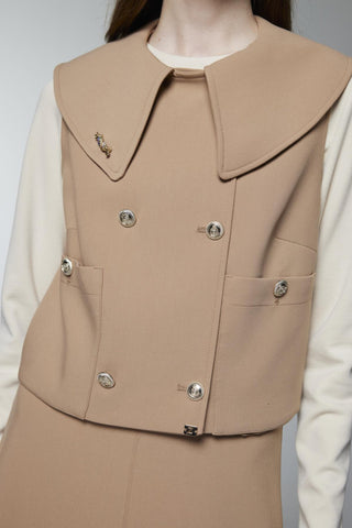 Aksesuar Ve Düğme Detaylı Üçlü Kombin