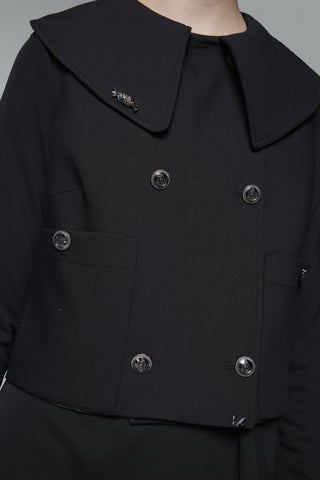 Aksesuar Ve Düğme Detaylı Üçlü Kombin