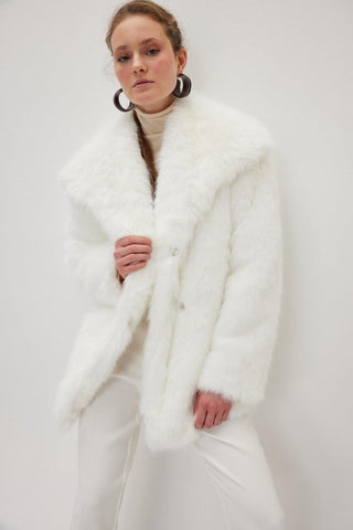 Kısa Kürk Beyaz Kaban 13828
