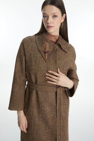 Yaka Detaylı Kuşaklı Manto