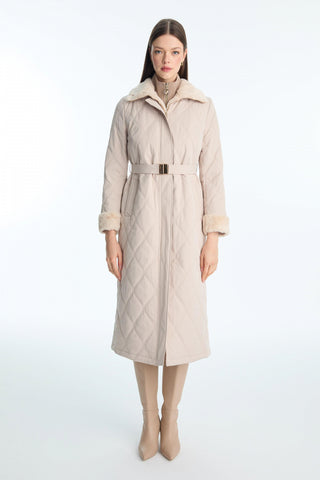 Peluş Yaka Ve Kol Detaylı Kapitone