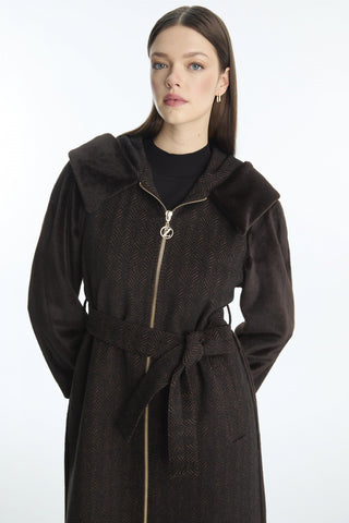 Kapüşonlu Ve Kuşaklı Manto