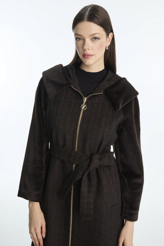 Kapüşonlu Ve Kuşaklı Manto