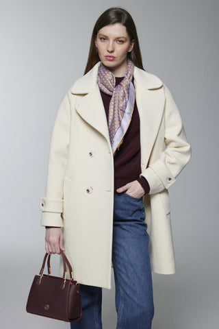 Düğme Detaylı Kısa