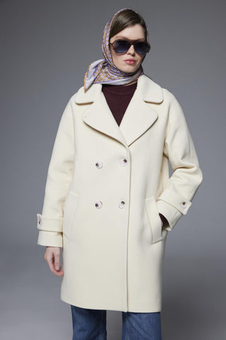 Düğme Detaylı Kısa