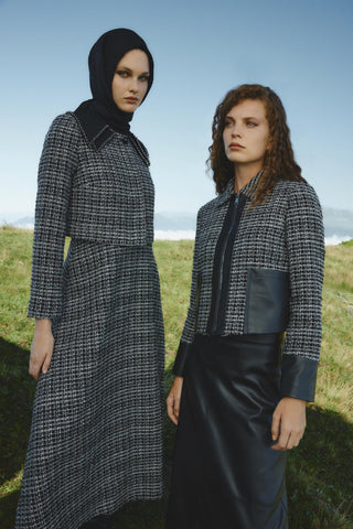 Yaka Detaylı Ceket Elbiseli