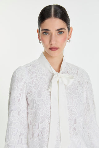 Two-Piece Ecru Set with Bow Detail and Lace Trim 1452