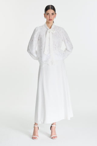 Two-Piece Ecru Set with Bow Detail and Lace Trim 1452