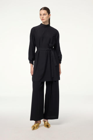 Yaka Ve Kol Taş Detaylı Kuşaklı Siyah Tunik 1551