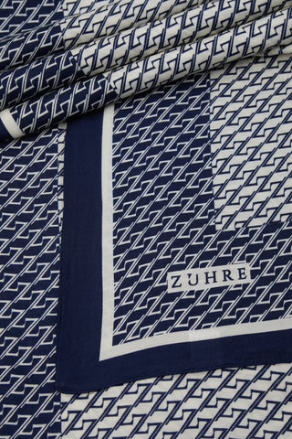 Monogram Desenli Bordürlü Prime Lacivert Şal 0065
