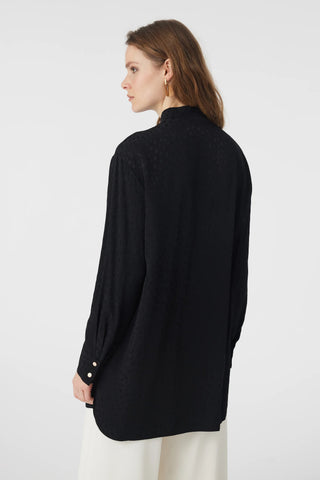 Hakim Yaka Düğmeli Desenli Siyah Gömlek 0124