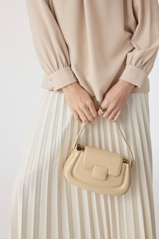 Puantiye Fularlı Pilise Detaylı Bej Bluz 0142