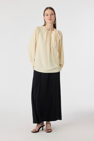 Puantiye Fularlı Pilise Detaylı Butter Bluz 0142