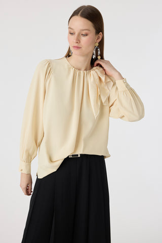 Puantiye Fularlı Pilise Detaylı Butter Bluz 0142