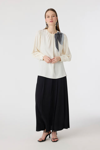 Puantiye Fularlı Pilise Detaylı Ekru Bluz 0142