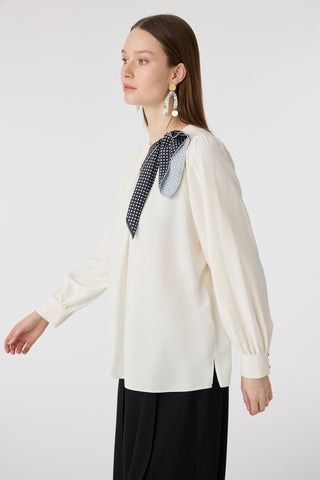Puantiye Fularlı Pilise Detaylı Ekru Bluz 0142