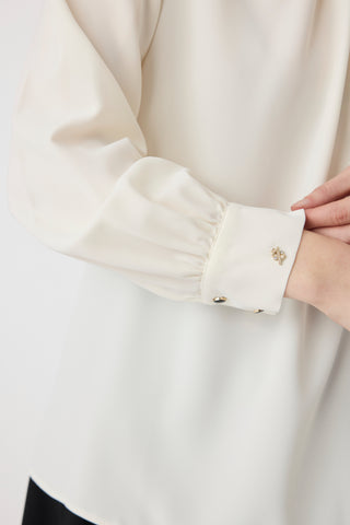 Puantiye Fularlı Pilise Detaylı Ekru Bluz 0142