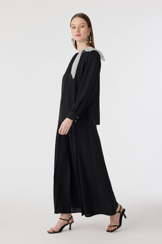 Puantiye Fularlı Pilise Detaylı Siyah Bluz 0142