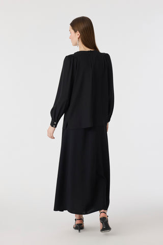 Puantiye Fularlı Pilise Detaylı Siyah Bluz 0142