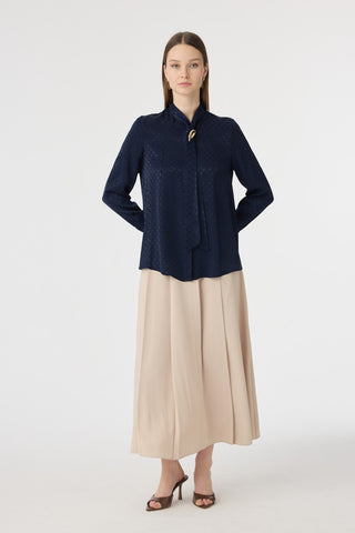 Dokulu Fular Detaylı Zarif Lacivert Gömlek 0143