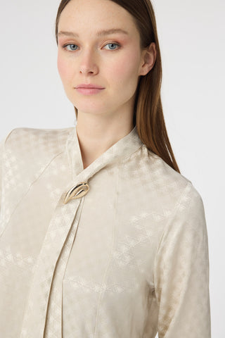 Dokulu Fular Detaylı Zarif Taş Gömlek 0143