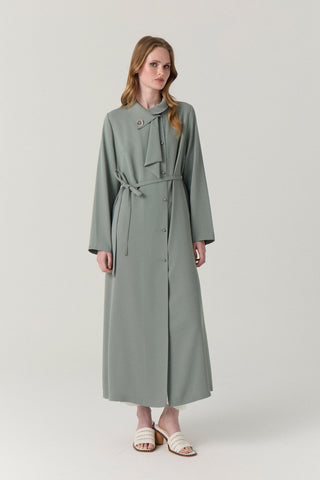 Broş Detaylı Kuşaklı Akışkan