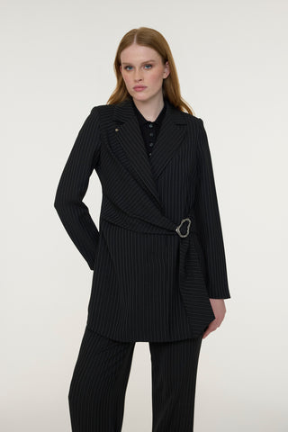 Kruvaze Yaka Çizgili Tokalı Siyah Takım 1515