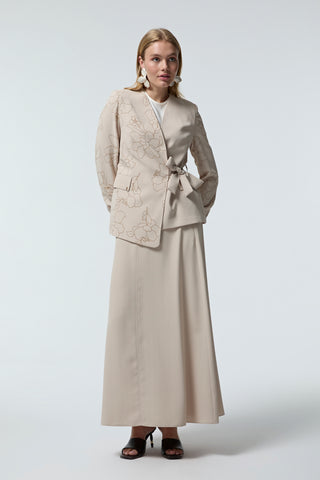 Kruvaze Yaka Kuşaklı Nakışlı Bej Takım 1538