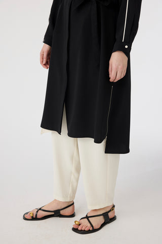 Biyeli Yaka Kuşaklı Akışkan Form Siyah Tunik 1646