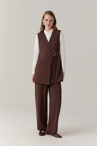 Kolsuz Kruvaze Yaka Kemerli Şık Form