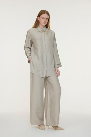 Yakalı Metalik Detaylı Akışkan Taş Takım 1814