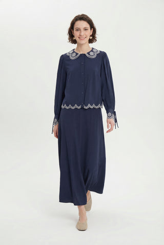 Nakış Detaylı Yuvarlak Yaka